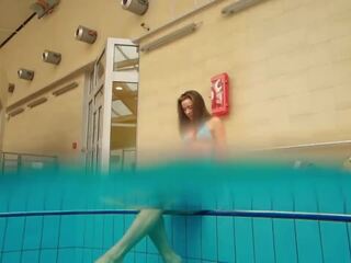 Enchanting brunette Deniska underwater