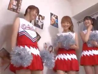 3 reus tieten nipponese cheerleaders delen komkommer