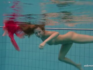 Silvie, a ยูโร วัยรุ่น, showcasing เธอ การว่ายน้ำ prowess