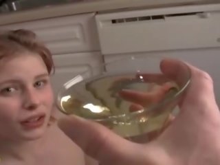 Dalia bevande un caldo urina martini