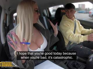 Falešný driving školní - blondýna puma bere mladý mladík na a driving zkouška který konce s ho cumming v ji ústa
