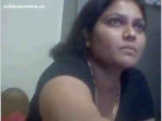 Desi tiazinha nua em webcam mostrando dela grande mamas & cona mms