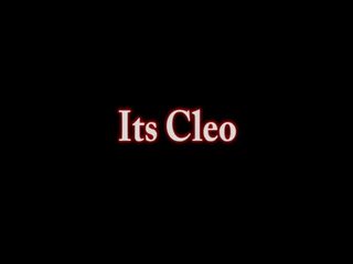 其 cleo 播放 同 她的 緊 的陰戶!